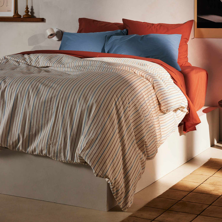 https://www.brooklinen.com/cdn/shop/files/BKL_23-03_OrganicCollection_Bedding_Lifestyle_Look3_3A_0648x_PDP_WO_61ab4090-e1e4-493b-a35c-29572db9009f_768x.progressive.jpg?v=1684517900