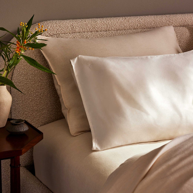 Is a Satin or Silk Pillowcase Better? – Celestial Silk