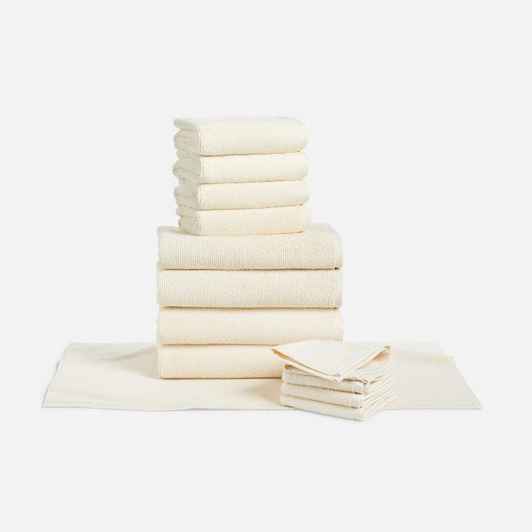 Brooklinen Classic Bath Towel Bundle in Marled Navy and Poppy